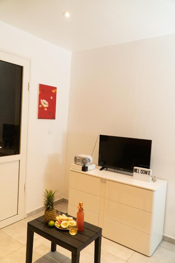 Joli Appartement Avec Vue Au Moule Le Moule Εξωτερικό φωτογραφία